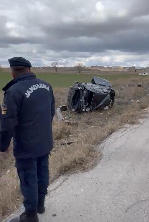 Eskişehir'de direğe çarpan otomobildeki 2 kişi öldü - Resim: 2