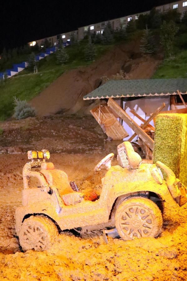 Mevlana Vadisi'ndeki toprak kayması korkuttu - Resim: 2