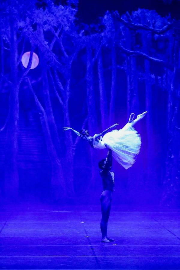 Giselle Balesi AKM'de prömiyerini gerçekleştirdi - Resim: 2