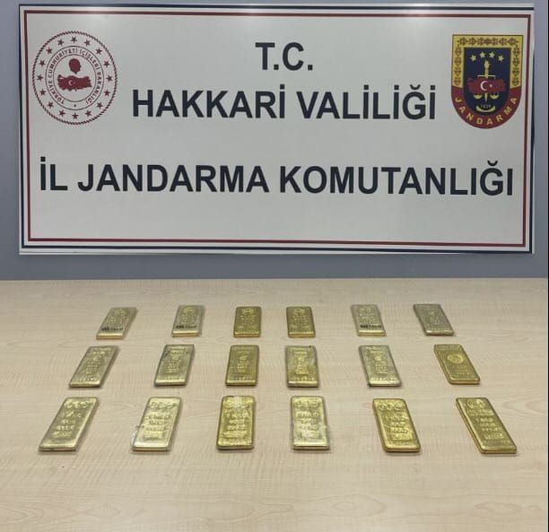 Ayakkabının içinden çıkanların değeri tam 54 milyon lira - Resim: 1