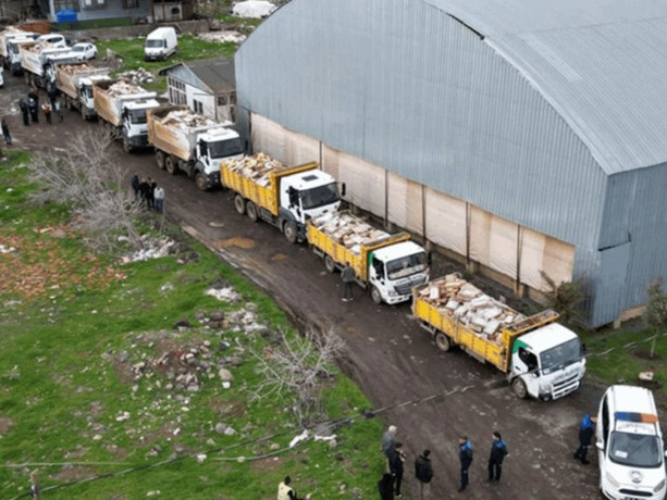 Bu kamyonlar bozuk tavuk yüklü! Faciadan dönüldü! İnanılır gibi değil