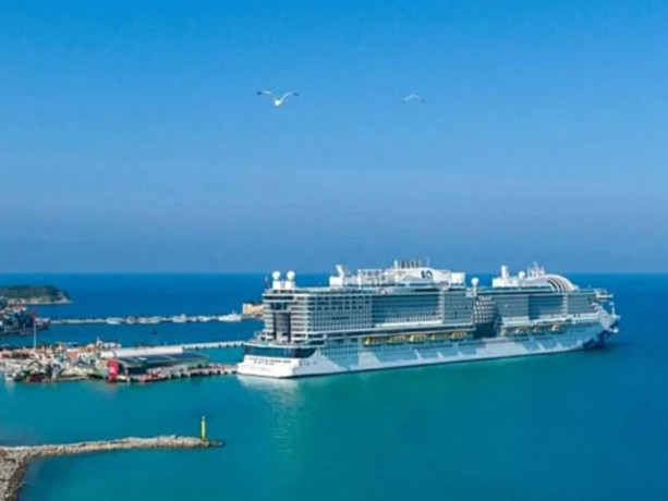 Kuşadası’na dev kruvaziyer akını: 4 binden fazla turist geldi
