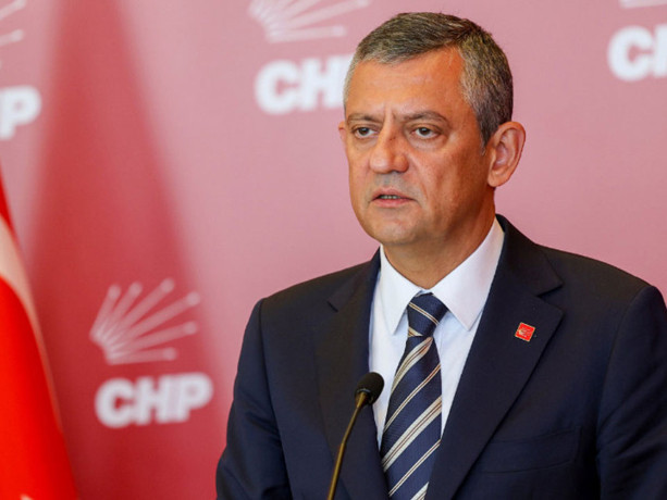 Özgür Özel ve yönetiminin CHP'ye ait banka hesaplarına erişimi donduruldu