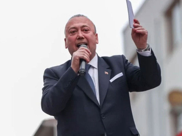 Uşak Belediyesi'ne yönelik 'rüşvet' soruşturması: Belediye Başkanı Yalım dahil 9 kişi tutuklandı