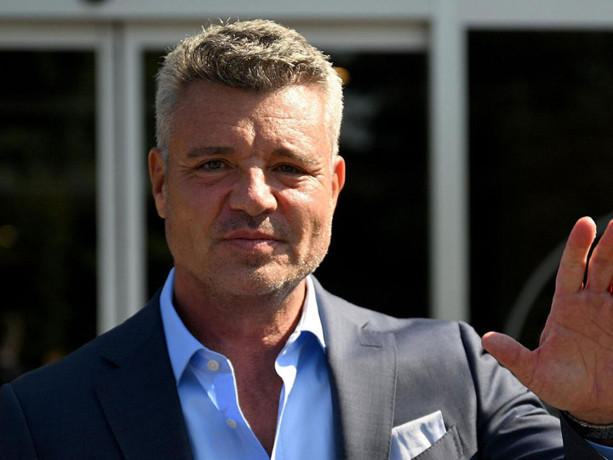 Fenerbahçe Başkanı Sadettin Saran trafik kazası geçirdi