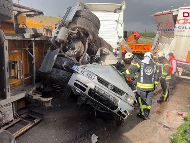 TEM'de zincirleme kaza: 2 ölü