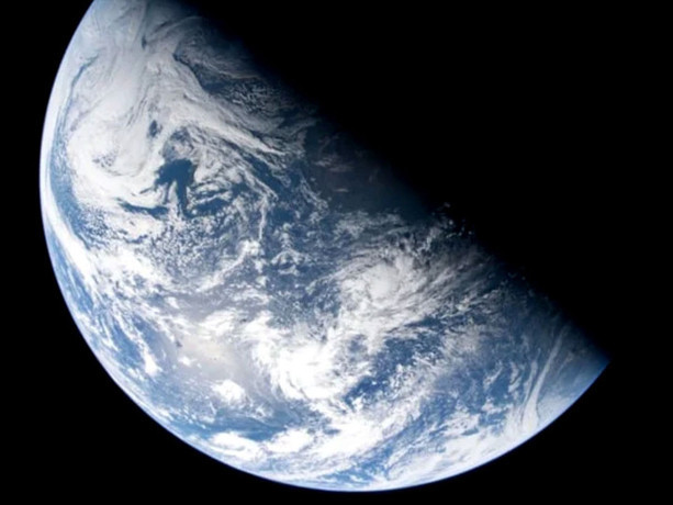 Ay'a doğru yola çıkan Artemis II'den çekildi: Dünya'nın uzaydan görüntüsü