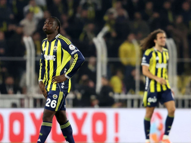 Kadıköy'de 4 gol, Fenerbahçe 90+8'de iki puan kaybetti