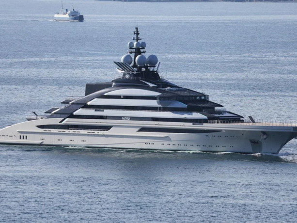 500 milyon dolarlık yat Hürmüz Boğazı'ndan geçti: O isme yakın olduğu ortaya çıktı