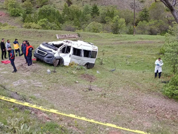 Öğrenci servisi şarampole yuvarlandı: 3 ölü, 7 yaralı