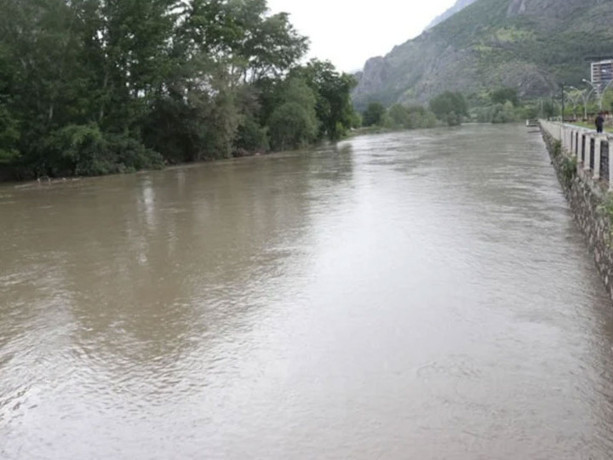 Amasya'da taşkın alarmı verildi: Okullar tatil