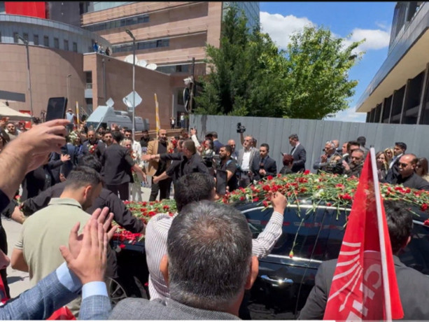 Kemal Kılıçdaroğlu 2,5 yıl sonra Genel Merkez'de
