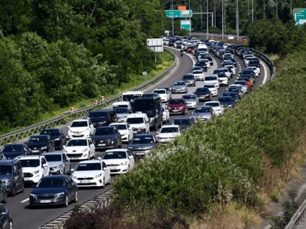 Tatilciler dönüş yolunda! Kocaeli, Bolu ve Düzce'de yollar kilitlendi
