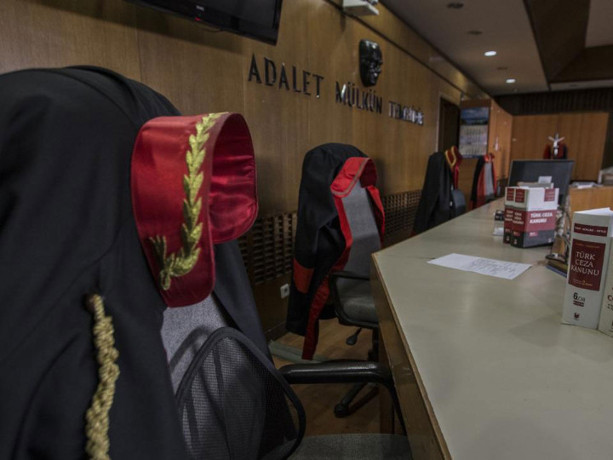 Adana'da FETÖ sanığı eski hakime 7 yıl 15 ay hapis cezası