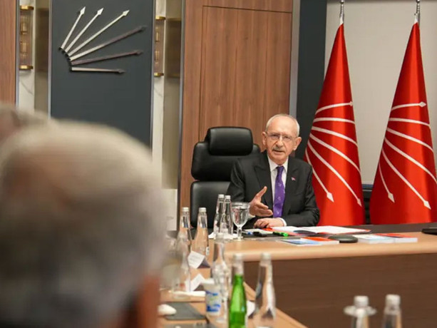 CHP'de iki belediye başkanının ihracı istendi