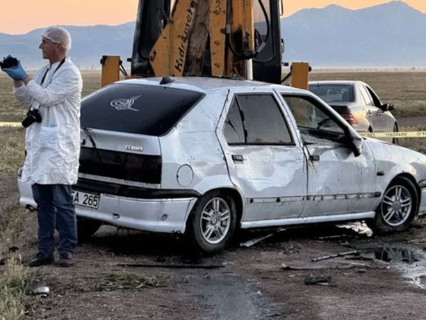 Karaman'da dereye devrilen otomobildeki 3 çocuk can verdi