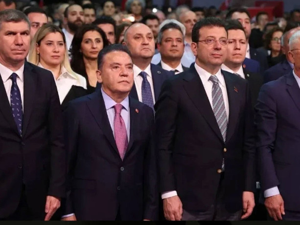 Muhittin Böcek’in özel kaleminden olay itiraf! Çantanın içi euro doluydu