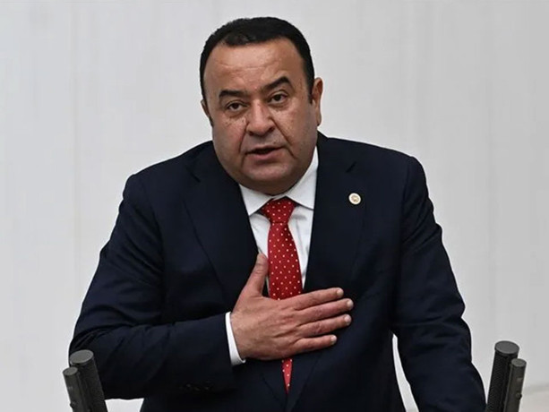 Ankara Milletvekili Adnan Beker, CHP'den istifa etti