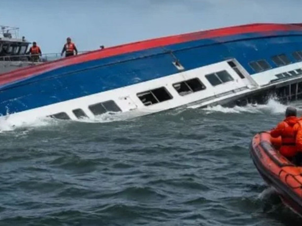 Guyana açıklarında 116 kişilk yolcu feribotu alabora oldu