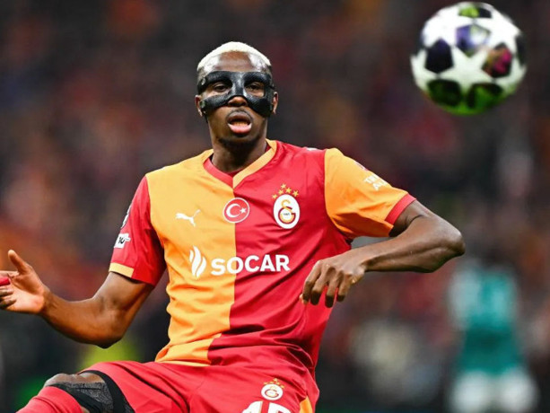 Victor Osimhen'i transferde şoke edecek gelişme! Yer yerinden oynayacak