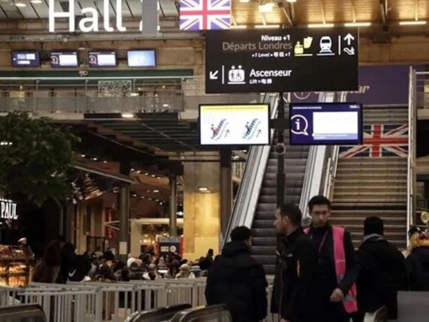 İngiltere’de elektrik arızası tren seferlerini aksattı