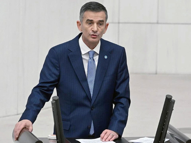 AK Parti'ye geçeceği iddia edilmişti! Ümit Dikbayır'dan açıklama