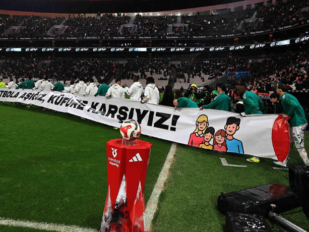 2027 yılında şampiyon olacak takımı açıkladı! İşte şampiyon takım ve gol kralı...
