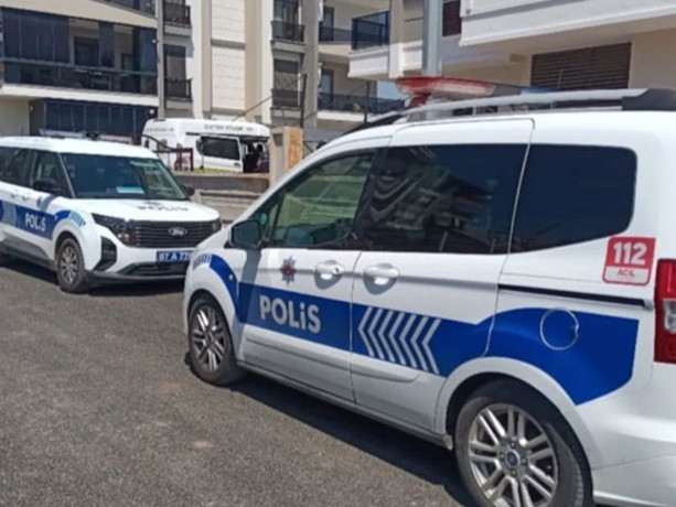 Antalya'da polis memur 3 gün önce taşındığı evinde ölü bulundu