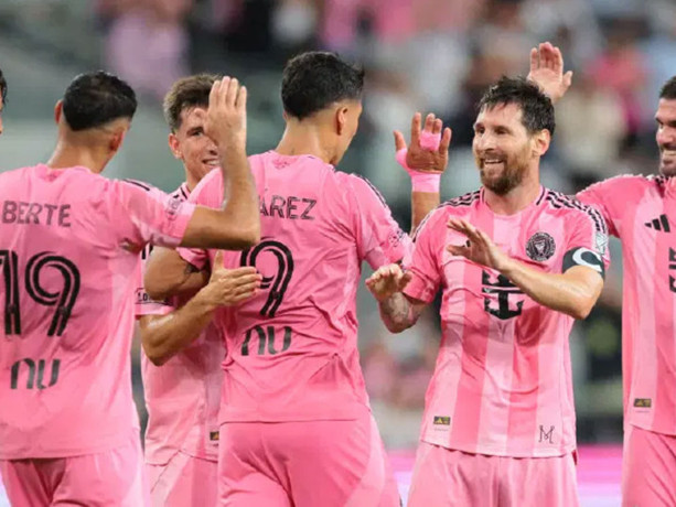 Messi tek başına dağıttı. 39 yaşındaki yıldız attığı 4 golle maça damga vurdu