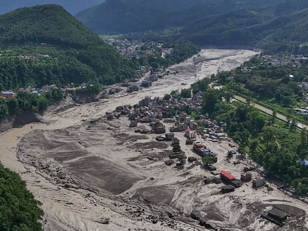 Nepal'deki sel felaketinde acı bilanço artıyor