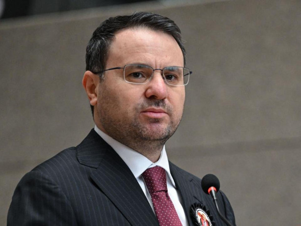 Bakan Gürlek duyurdu: Dev operasyon... Binlercesi kapatıldı!