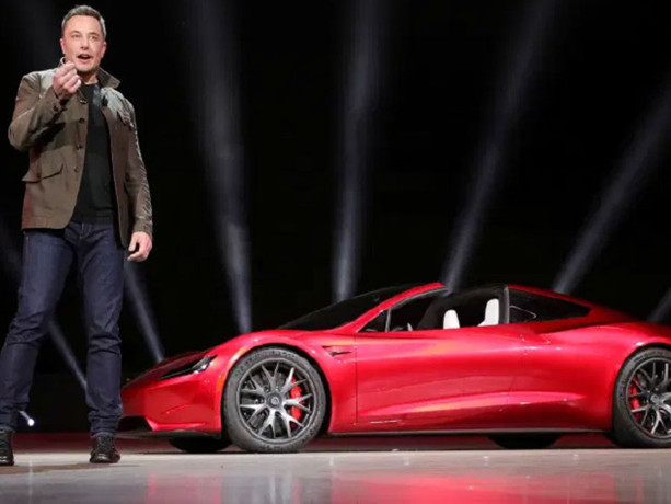 Uzun süredir erteleniyordu. Tesla Roadster 1 Ekim'de tanıtılacak