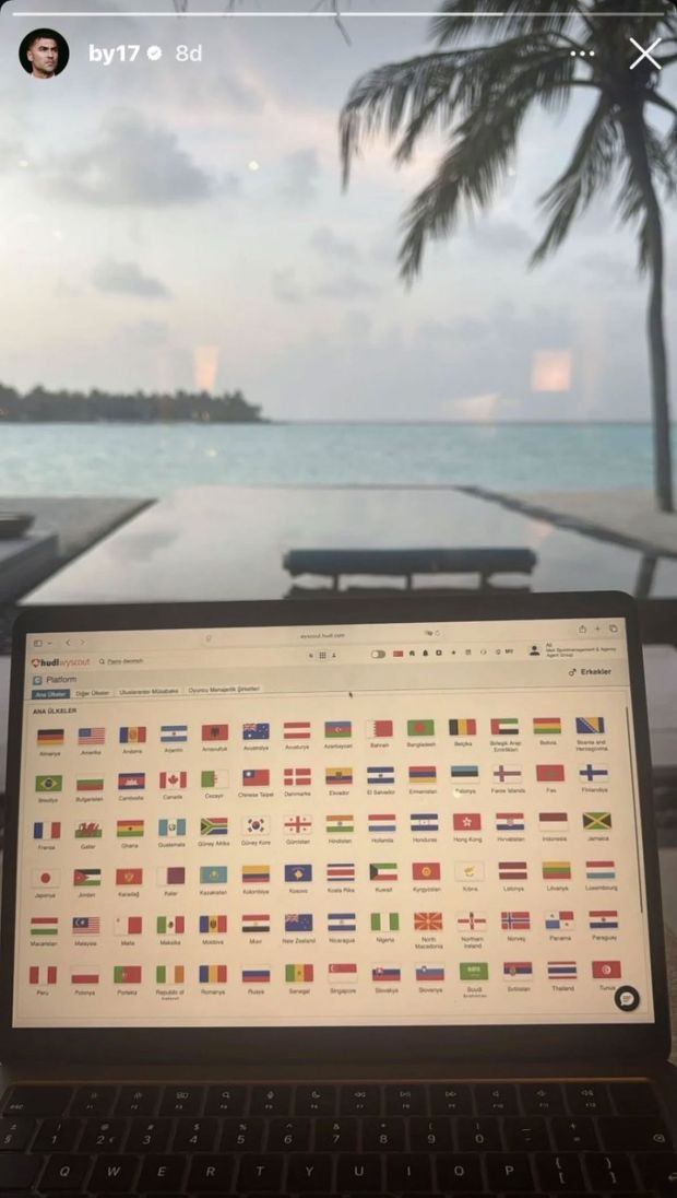 Burak Yılmaz'dan transfer paylaşımı: Oyuncu arıyor... - Resim : 1