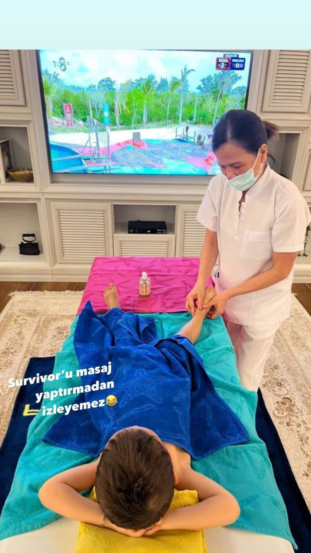 Oğlunun 'masaj' fotoğrafına tepki yağdı! Şarkıcı Alişan'dan açıklama geldi - Resim : 1