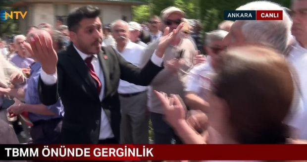 CHP'de iki ayrı grup toplantısı: Kılı&ccedil;daroğlu Genel Merkez'de, &Ouml;zel Meclis'te - Resim : 5
