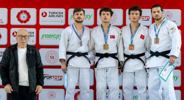 Erzurum Palandöken Kayak Merkezi’nde çığ meydana geldi: 16 yaşındaki milli sporcu Emre Yazgan kurtarılamadı - Resim : 3