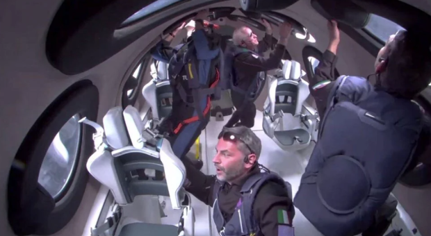 Türkiye'nin 2'nci uzay misyonu tamamlandı: Tuva Cihangir Atasever'in içinde bulunduğu araç Dünya'ya iniş yaptı - Resim : 1