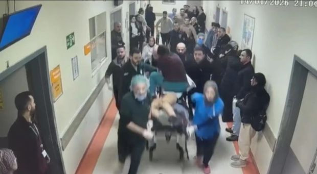 T&uuml;rkiye'nin konuştuğu cinayette yeni g&ouml;r&uuml;nt&uuml;: Atlas'ın hastaneye getirildiği anlar ortaya &ccedil;ıktı - Resim : 1