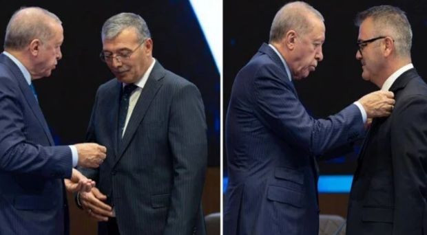 Cumhurbaşkanı Erdoğan, AK Parti'ye katılan iki belediye başkanına rozet taktı - Resim : 1