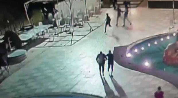 Halaya çağırdı, canından oluyordu: Damada en mutlu gününde sopalarla saldırdılar - Resim : 2