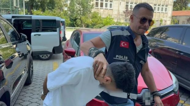 Samsun'da dehşet! Kız arkadaşının kollarını kızgın kep&ccedil;eyle yaktı - Resim : 1