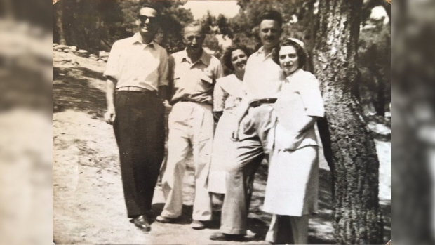 Peride Celal kimdir? Gecenin Ucunda kitabının yazarı Peride Celal’in hayatı ve eserleri... - Resim : 3