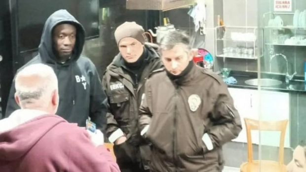 Mbaye Diagne'nin şoförü otomobilini kaçırdı, Diagne fırına sığındı - Resim : 1