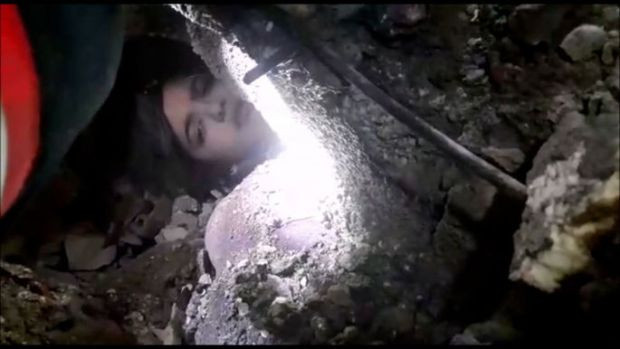 Eylül'e annesi ve babası siper olmuş: 'Yastık veya halı sandık meğerse annesiymiş" - Resim : 1