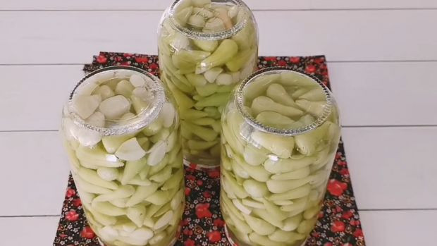 Cin biber turşusunun erimesine yol açan hata. Birçok ev hanımı bilmeden uyguluyor… - Resim : 3