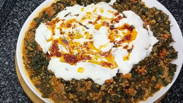 Ispanak pişirirken tencereye eklemelisiniz. Besin değeri artıyor. ‘Ben yemem’ diyen parmaklarını yutuyor… - Resim : 4