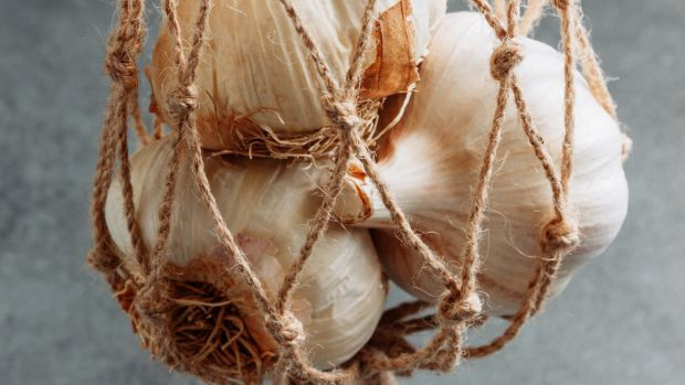 Sarımsakları böyle saklamalısınız; Aylarca filizlenmiyor ve yeşillenmiyor. - Resim : 4