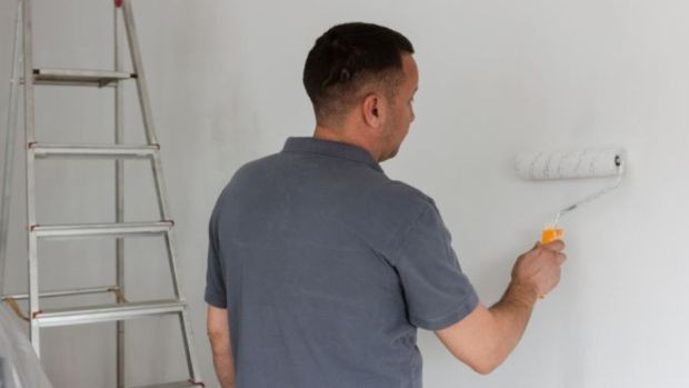 Duvardaki lekelerin kökünü kurutan 3 yöntem! Badana yapmaya gerek bile kalmıyor - Resim : 1