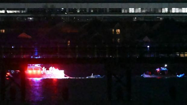 ABD'de Washington yakınlarında yolcu uçağı ile askeri helikopter çarpıştı - Resim : 2