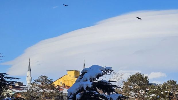 Bitlis semalarında nadir doğa olayı: Mercek bulutu - Resim : 2